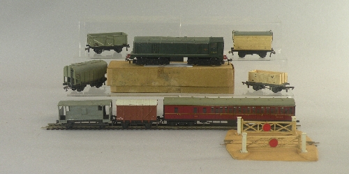 A group of Hornby OO items to include a type 1 class 20 diesel BO-BO cab No. D8017 circa 1961,