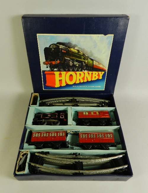 A 0 Gauge Hornby Train Passenger Set No.41, the set comprises a Hornby Type 40 Locomotive in black