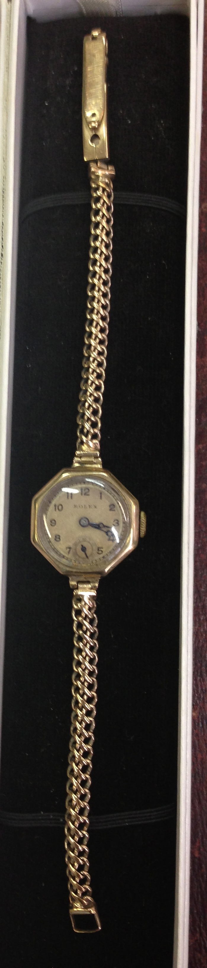 Ladies 9ct gold Rolex watch and bracelet.