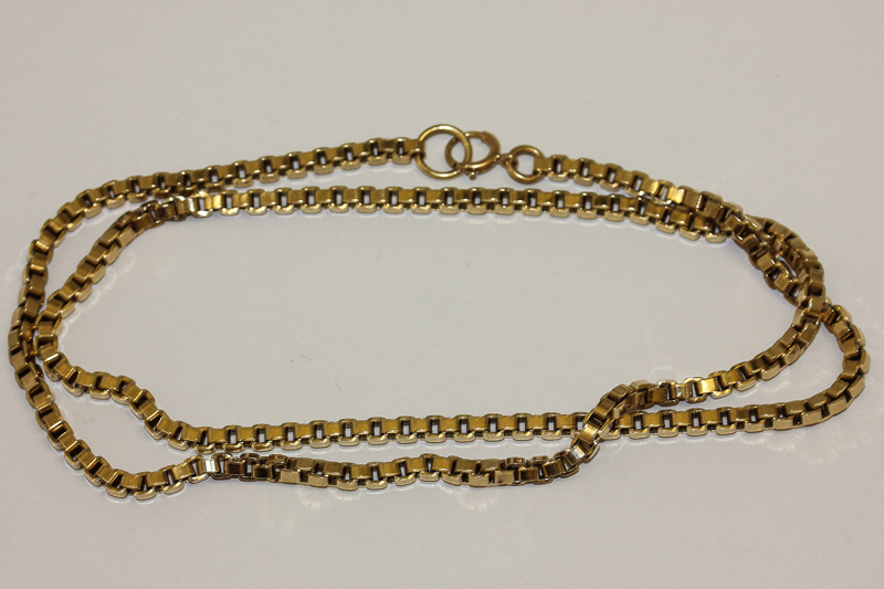 A 9ct gold box link neck chain with bolt ring clasp