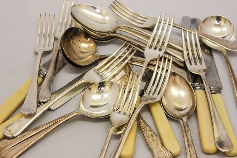 Various Old English pattern and other plated flatware