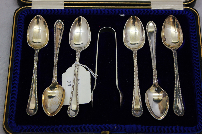 A set of six silver tea spoons and tongs in case, maker Charles Boyton & Son, Sheffield 1910/11