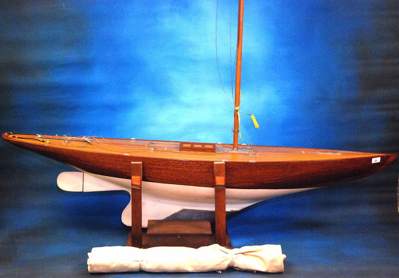 CIRCA 1932 MODEL POND YACHT, BELIEVED TO HAVE BEEN MADE BY A CARPENTER FOR THE RHODESIAN EMBASSY,