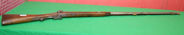 AN ANTIQUE PERCUSSION RIFLE, LENGTH OVERALL, 47CM