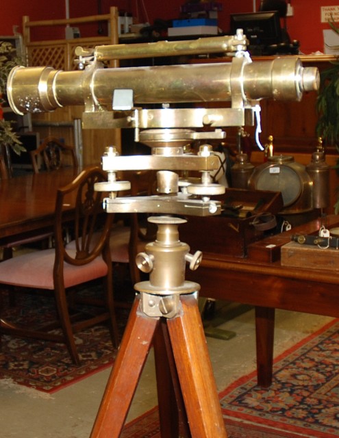 EARLY C20TH BRASS THEODOLITE ON MAHOGANY TRIPOD STAMPED 5730, NO MAKERS NAME