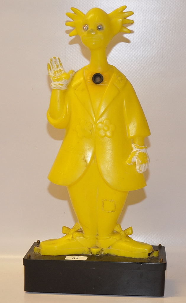 A MID C20TH ITALIAN PLASTIC ADVERT FIGURE, 52CM