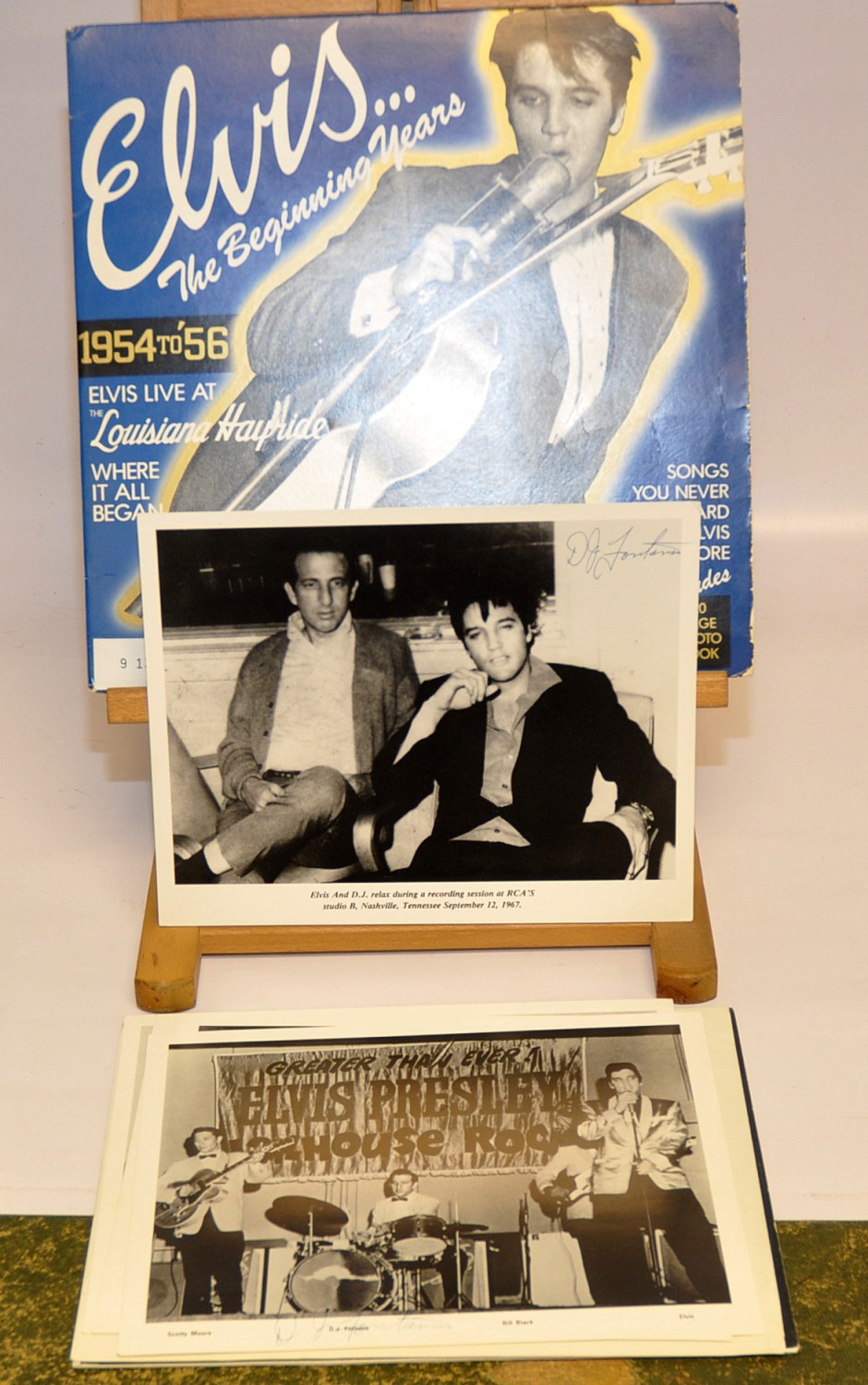 `ELVIS THE BEGINNING YEARS`. LP INCLUDING PHOTOBOOK SIGNED BY D.J. FONTANA PLUS 4 PHOTOS SIGNED BY