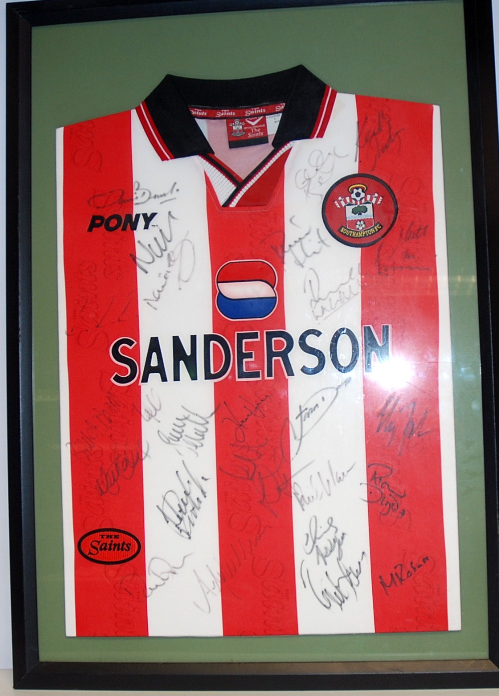 SOUTHAMPTON SIGNED FOOTBALL SHIRT (2006), 88 X 55CM APPROX.