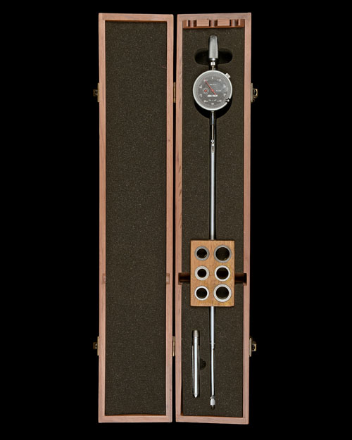 A NEW AND UNUSED CHUBB-TYPE BORE-MEASURING GAUGE WITH ANALOGUE MICROMETER in its fitted wooden