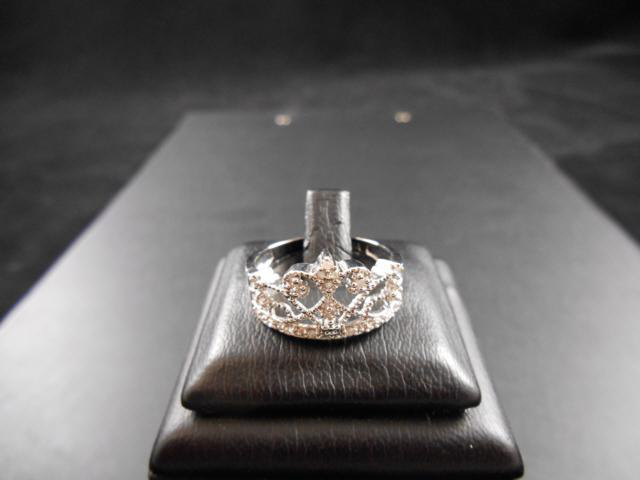 A 9ct white gold ring with diamonds in a tiara style setting, size O 1/2 - approx gross weight 3g