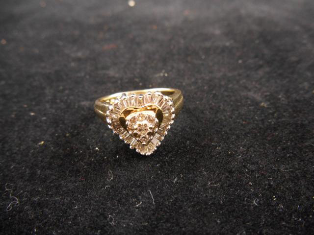 A 14k gold ring with diamonds in cluster and heart setting, size M 1/2 - approx gross weight 4g