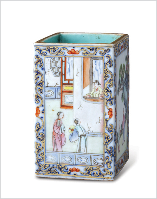 A Famille Rose four-sided penholder with enamel landscape, decorated on 4 sides, Qing Dynasty,
