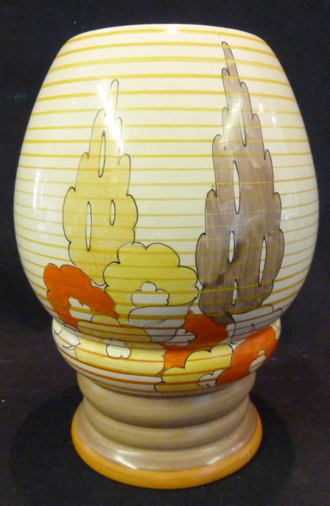 A Clarice Cliff Bizarre Capri Pattern Oviform Vase, 21cms tall