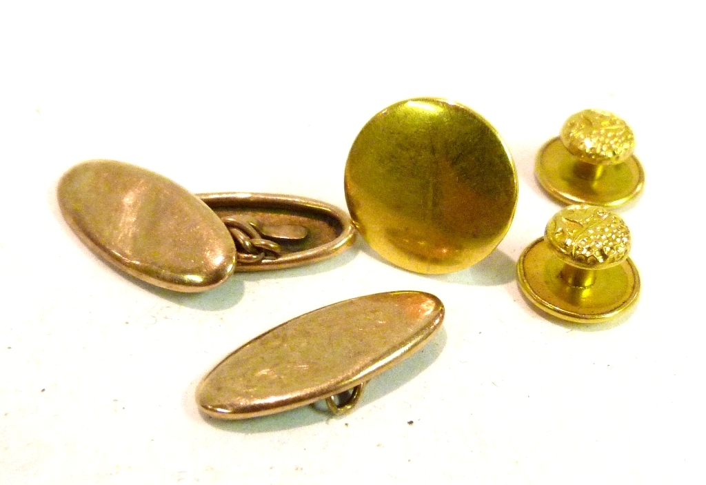 Three Yellow Metal Dress Studs, together with a pair of yellow metal cufflinks (a/f), 5./9gms