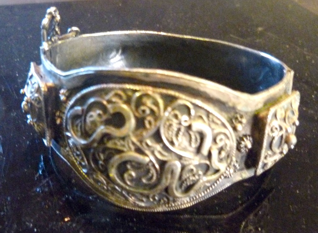 A White Metal Filigree Bracelet