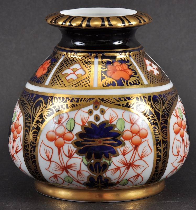 A ROYAL CROWN DERBY IMARI VASE C1918. 3.25ins high.