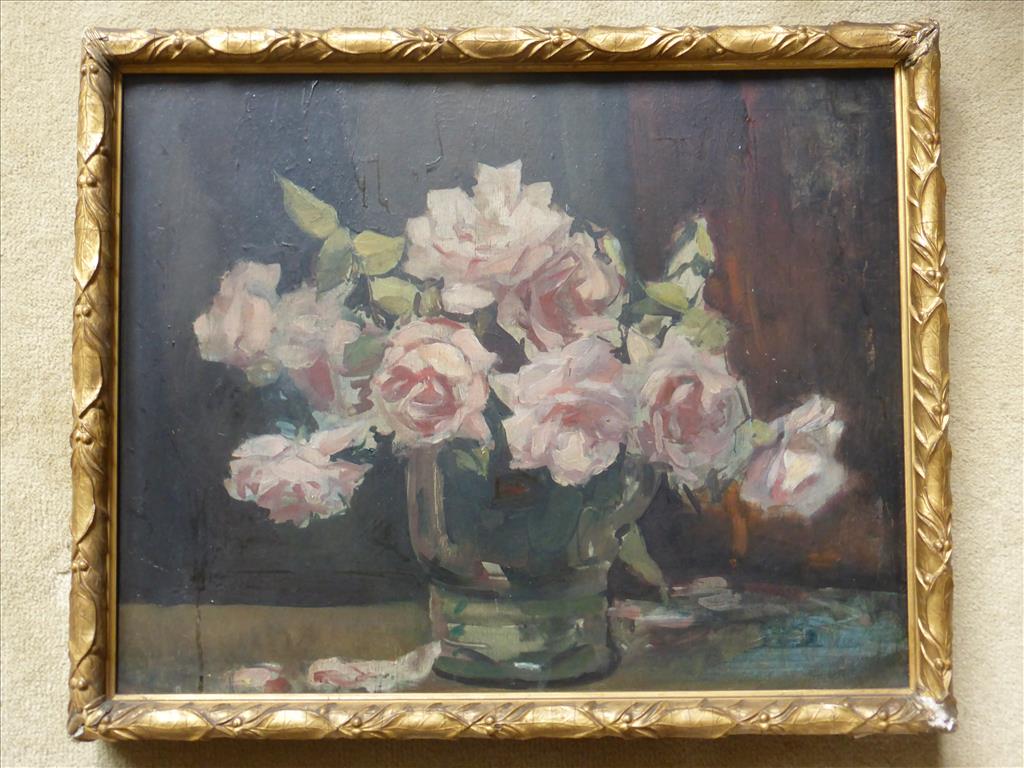 † ALICE BURTON OIL ON BOARD STILL LIFE ROSES IN A VASE IN ORNATE FRAME APPROX 20 X 16 INS. P&P N/A