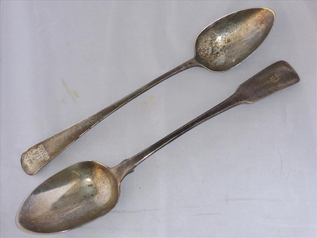 2 IMPRESSIVE GEORGIAN SILVER GRAVY SPOONS JOHN HAWKINS LONDON 1823 APPROX 4½ OZS AND EXETER 1805