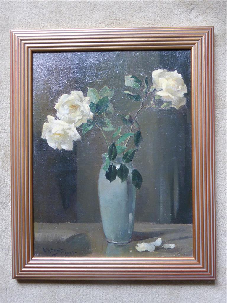 † ALICE BURTON OIL ON CANVAS STILL LIFE ROSES IN A VASE APPROX 18 X 14 INS. P&P N/A