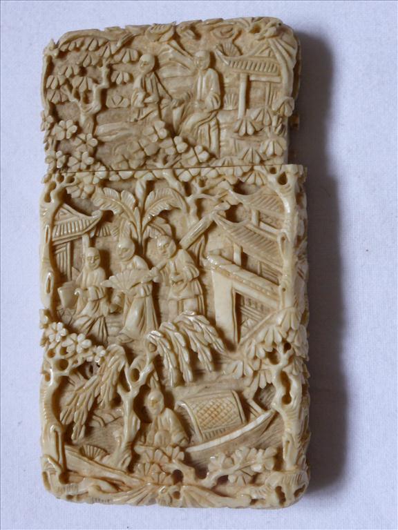 INTRICATELY CARVED IVORY CARD CASE, APPROX. 8.5 cm A/F AND OTHER MISC. IVORY ITEMSPostage Cost (