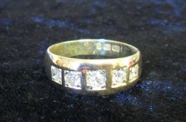 18ct gold five stone diamond ring - size approx U