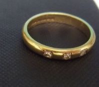 18ct gold 3 diamond wedding band - approx size J