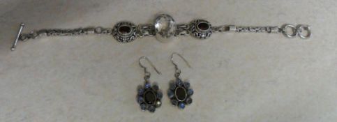 Pr silver moonstone & garnet drop earrings & silver gem set bracelet