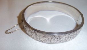 Silver engraved bangle, Birmingham 1934 - wt approx 0.6 oz