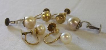2 prs of 9ct gold/pearl earrings & pr silver/pearl earrings