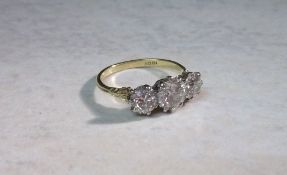 18ct gold 3 stone diamond ring approx 2ct - approx size M 1/2