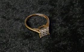 18ct gold ring approx 0.33ct diamonds - approx size L 1/2