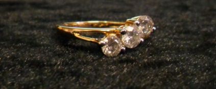 18ct gold 3 stone diamond ring approx 1.0ct - approx size P