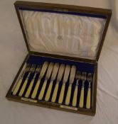 Box set of S.P fish knives & forks by Goldsmiths & Silversmiths Co Ltd