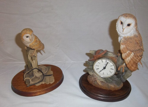 Border owl clock figurine & owl figure