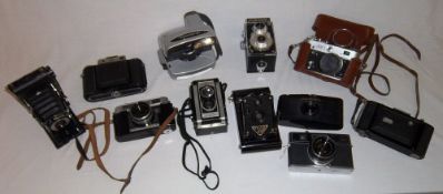 Old cameras & accessories inc Kershaw Eight-20, Polaroid 600, FED 3, Mamiya Super Deluxe etc