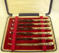 Cased silver handled butter knives Sheff 1937, approx wt 4 oz