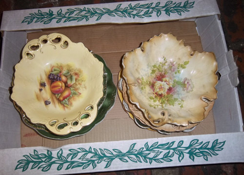 Sel of crockery including Royal Devon leaf plate etc