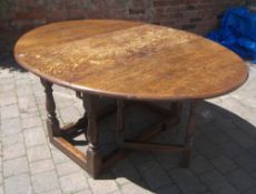 Lt. 17th c. oak drop leaf gate leg table