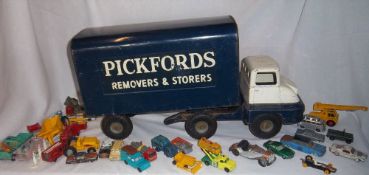 Pickfords Removal Lorry & sel. of Matchbox/Corgi cars