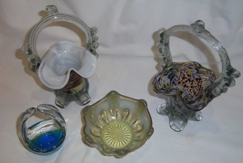 2 coloured glass baskets & 2 sm. glass bowls