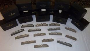 Sel Royal Hampshire train figures with original boxes