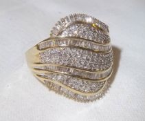 9ct Gold & diamond chip ring