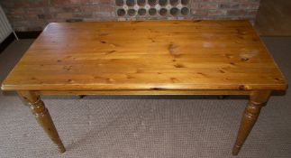 Pine kitchen table approx 5ft by 2ft 6