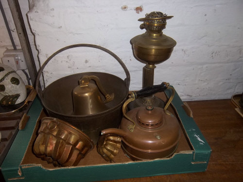 Sel. brass inc. bell, panchion, paraffin lamp etc.