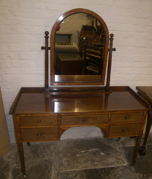 Edw. inlaid mah. dressing table bearing "James Phillips & Sons Ltd Union Street Bristol" advertising