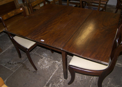 Oak drop leaf table