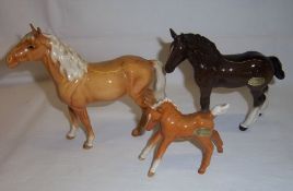 Sm. Beswick standing palamino horse, sm. Beswick palamino foal & sm. Beswick foal
