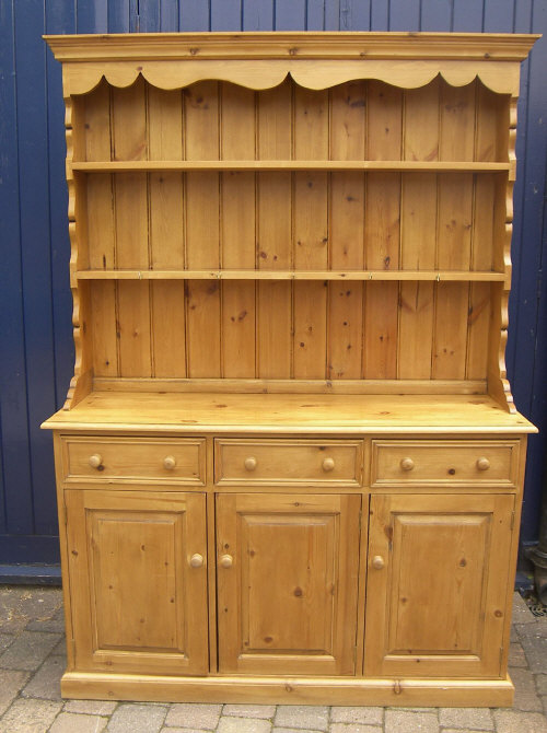 Pine dresser with 3 drawers & cupboards