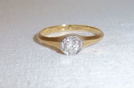 18ct gold diamond solitaire ring set in platinum approx. 0.12ct