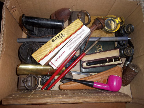 Sel. weights, pipes, cribbage boards, cased cigarette holder etc.